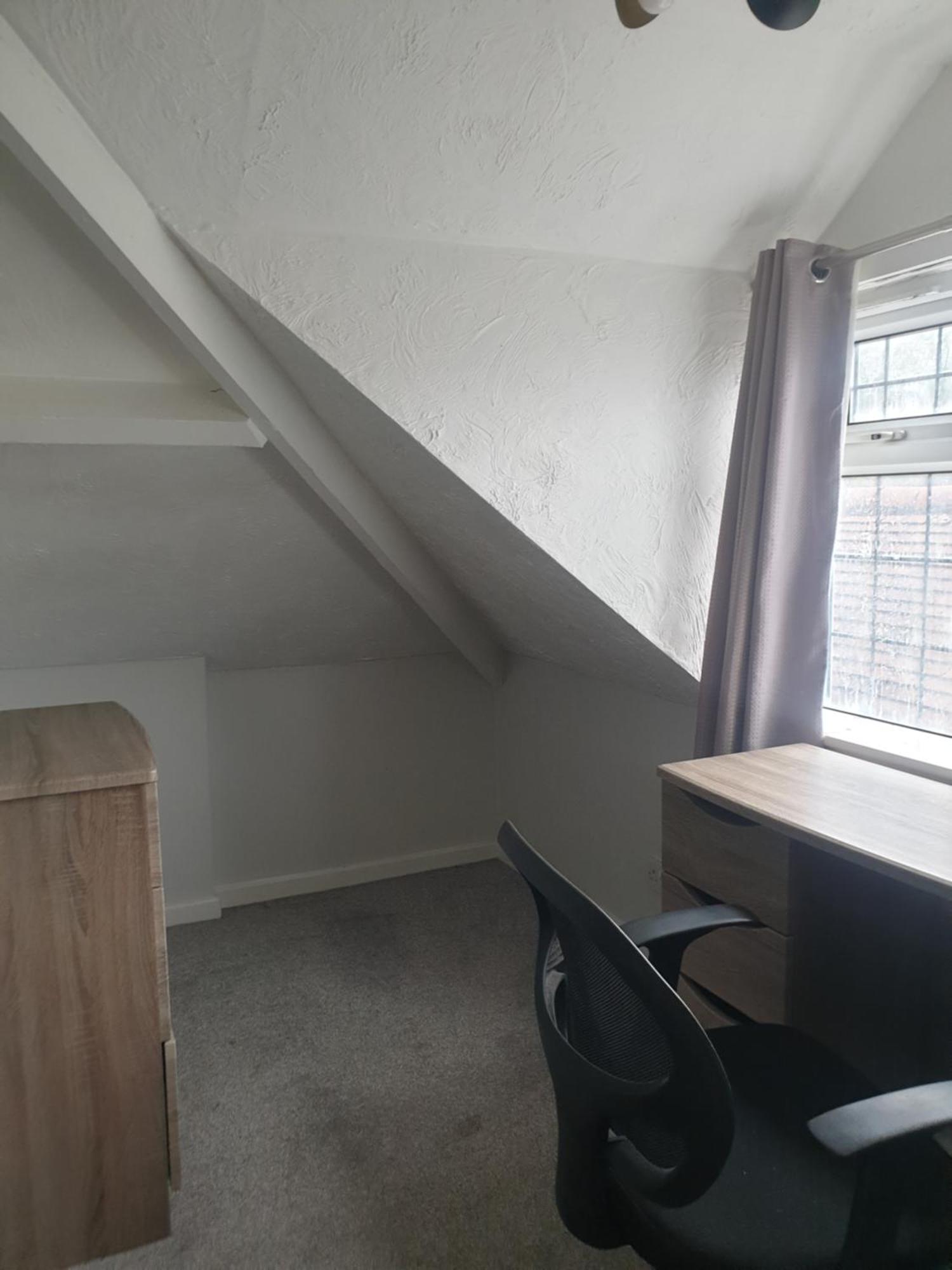 Guest house Mother-in-law Leeds (West Yorkshire)